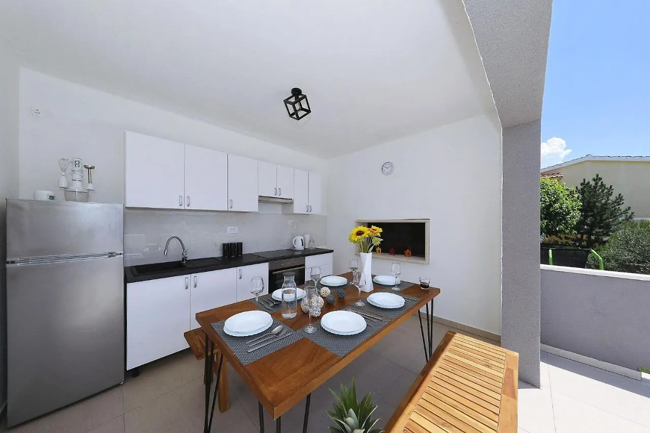 Holiday home Maslenica Villa