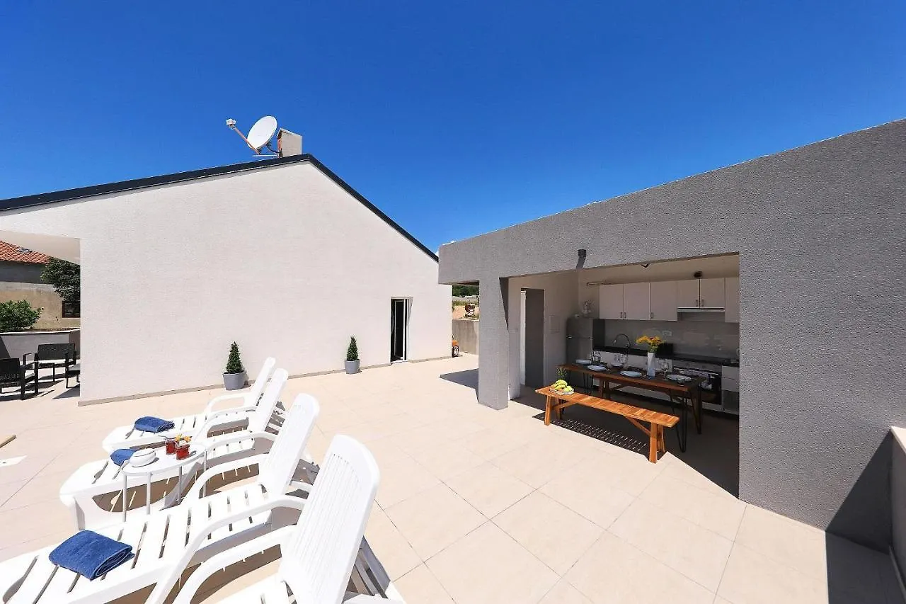 Holiday home Maslenica Villa